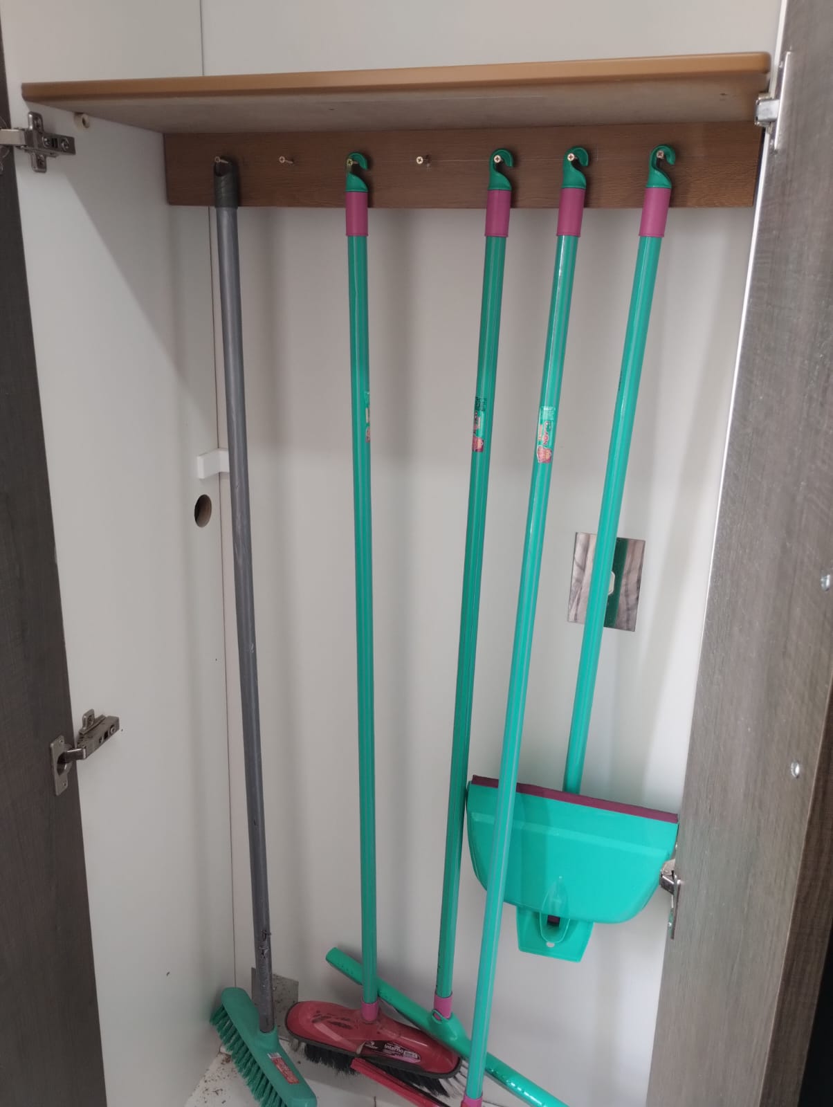 Instalação de prateleirais, varais e suportes